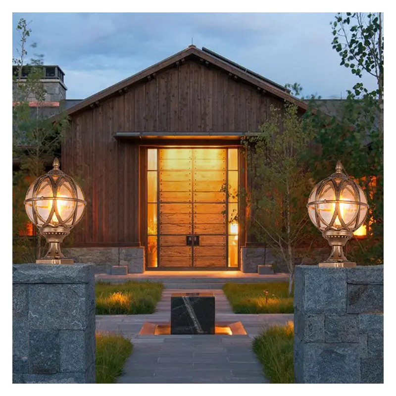 Traditional Colonial Globe Glass Aluminum 1-Light Outdoor Light For Garden