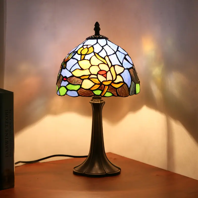 Traditional Tiffany Dome Iron Stained Glass 1-Light Table Lamp For Bedroom