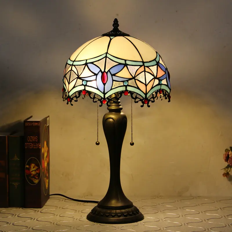 Traditional Tiffany Petal Glass Resin 1-Light Table Lamp For Living Room