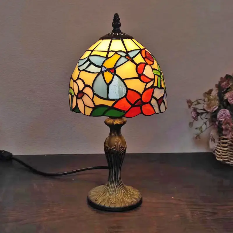 Traditional Tiffany Dome Flower Zinc Stained Glass 1-Light Table Lamp For Bedroom