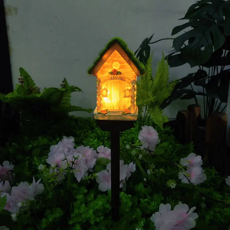 Modern Art Deco Solar House Resin PP LED Outdoor Light For Garden