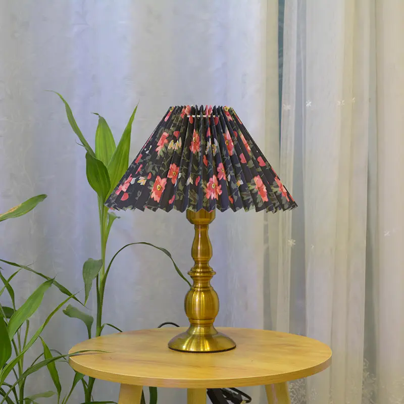 Traditional Vintage Umbrella Round Gourd Fabric Metal 1-Light Table Lamp For Living Room