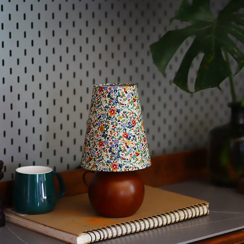 Traditional Vintage Cylinder Ball Round Table Floral Solid Wood Fabric 1-Light Table Lamp For Bedroom