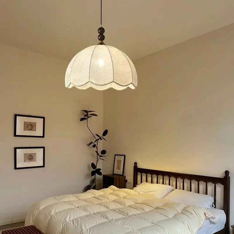 Traditional Vintage Solid Wood Flower Fabric Shade 1-Light Pendant Light For Living Room