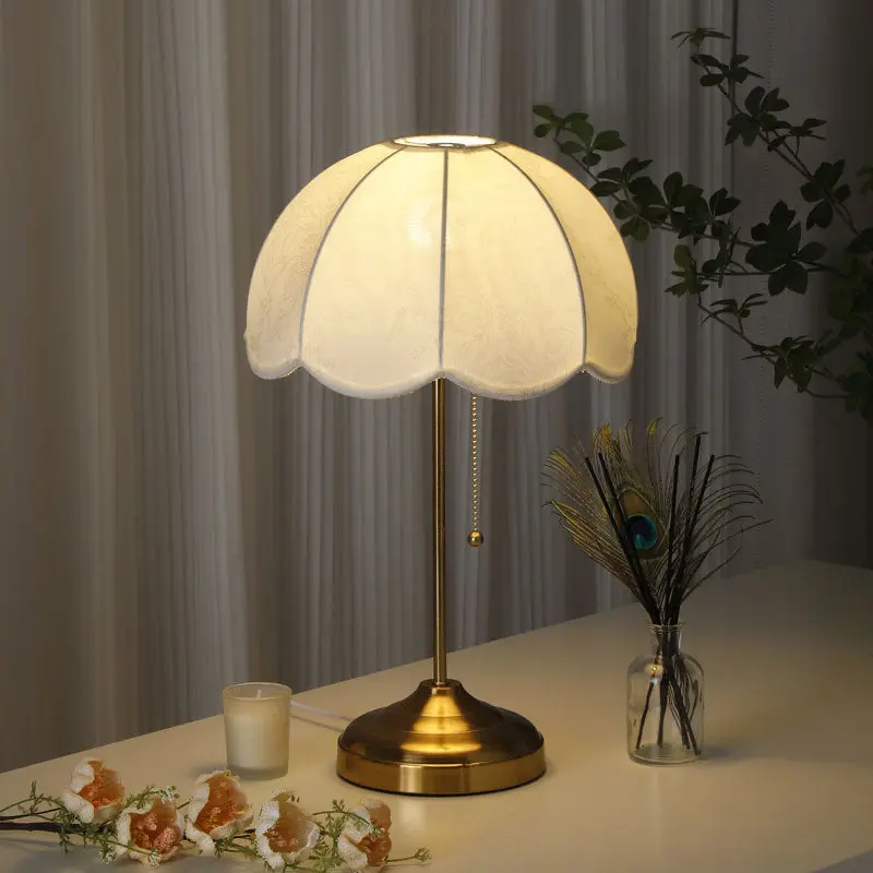 Traditional Vintage Dome Fabric Iron 1-Light Table Lamp For Living Room