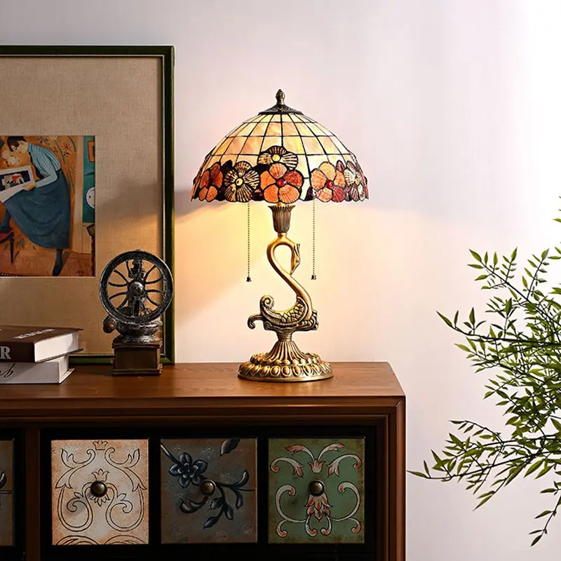Traditional Vintage Swan Dome Shell Copper 1-Light Table Lamp For Bedroom
