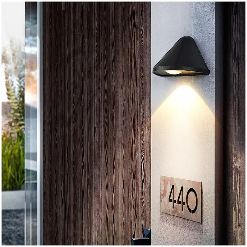 Modern Minimalist Waterproof Triangle Semicircle Die-Cast Aluminum PC LED Wall Sconce Lamp For Outdoor Patio