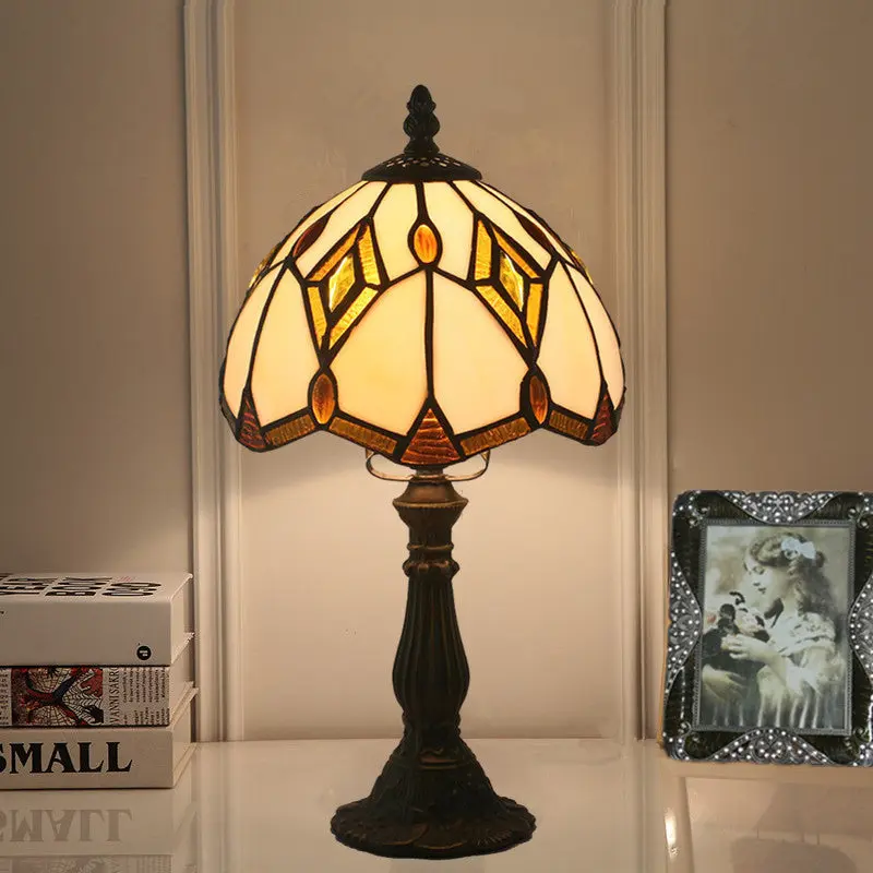 Traditional Tiffany Glass & Zinc Alloy Diamond Dome 1-Light Table Lamp For Bedroom & Living Room