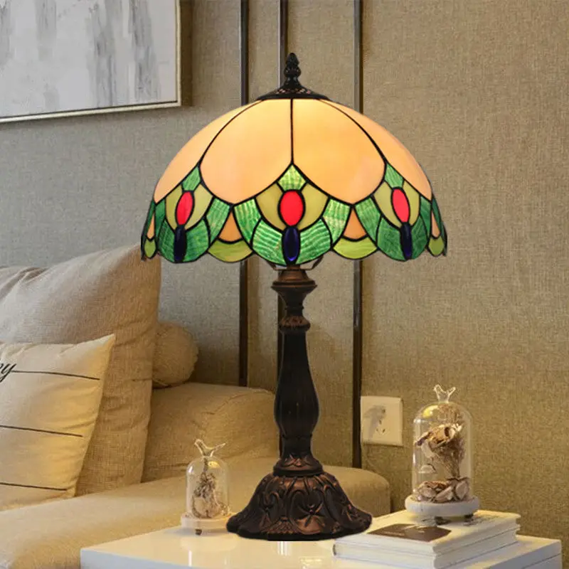 Traditional Tiffany Glass & Zinc Alloy Leaf Dome 1-Light Table Lamp For Bedroom & Living Room