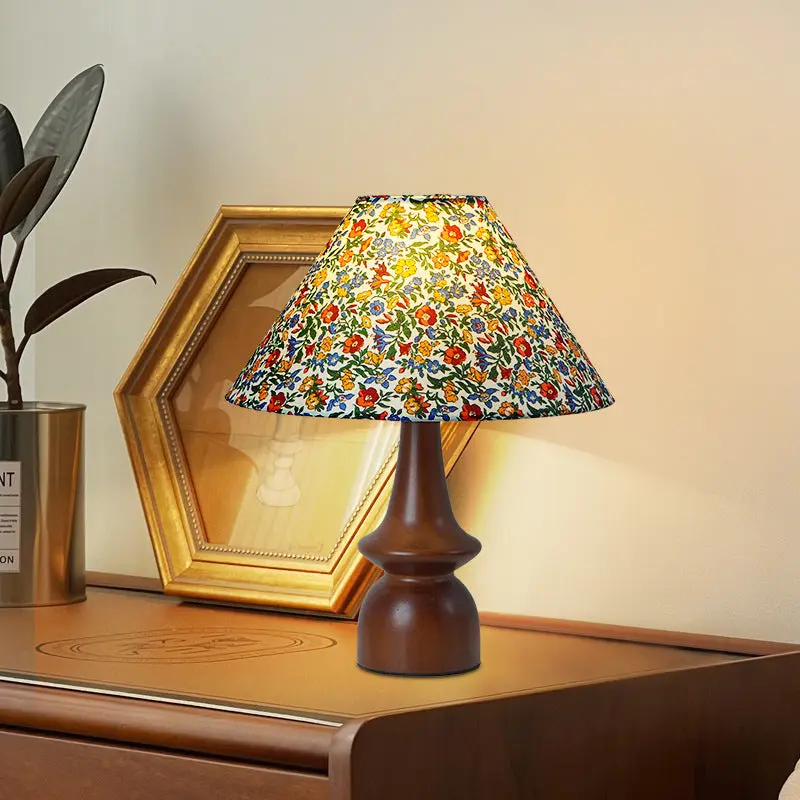 Traditional Japanese Scalloped Round Floral Fabric Wood 1-Light Table Lamp For Living Room