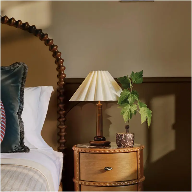 Traditional Vintage Cone Solid Wood Fabric 1-Light Table Lamp For Bedroom