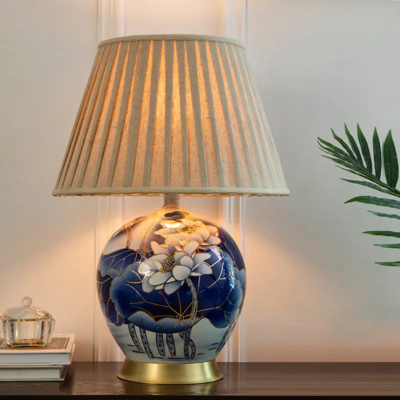 Traditional Vintage Scalloped Round Lotus Flower Fabric Ceramic Metal 1-Light Table Lamp For Living Room