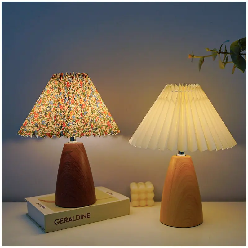 Traditional Vintage Scalloped Pleated Cone Fabric Wood LED Table Lamp For Living Room