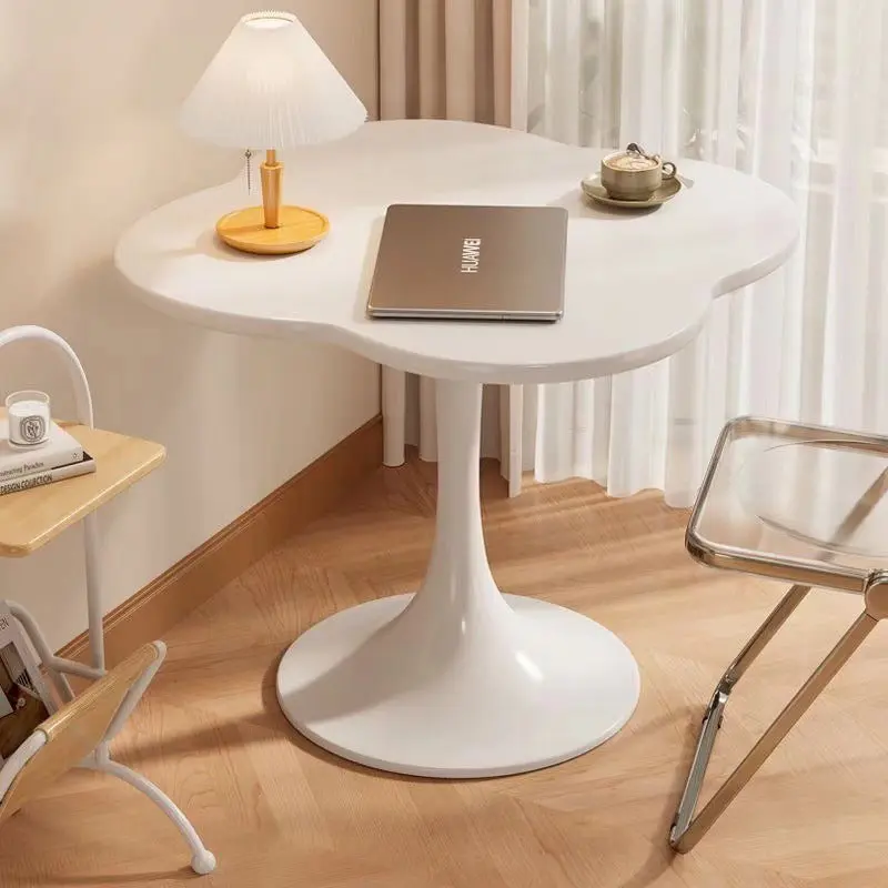 Contemporary Scandinavian Round Medium-Density Fiberboard Carbon Steel Quatrefoil-Shaped Side Table For Living Room